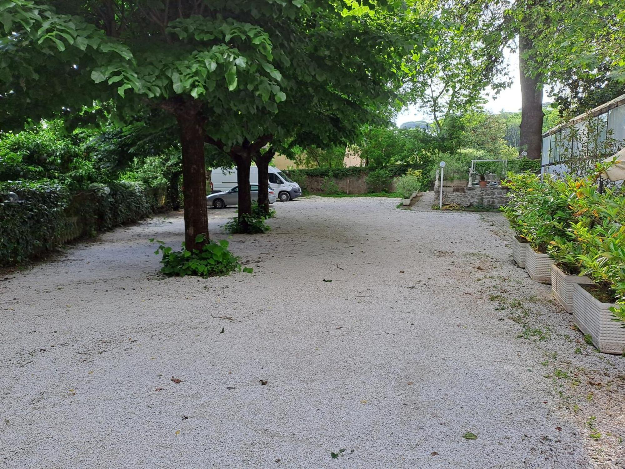 Hotel Villa Robinia Дженцано ди Рома Екстериор снимка