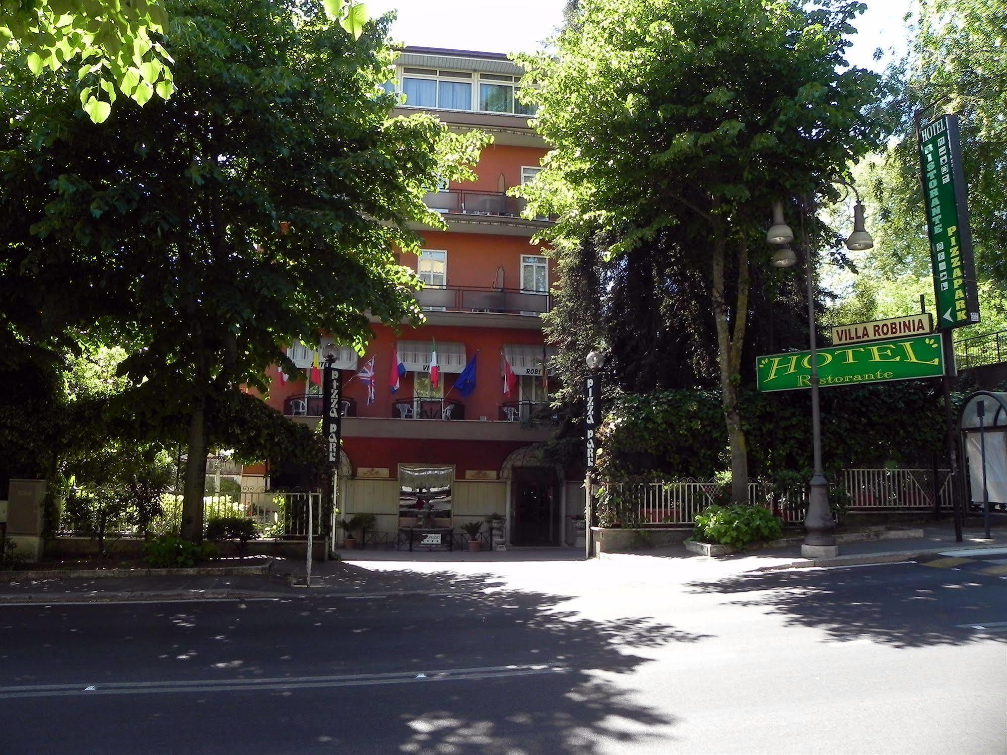 Hotel Villa Robinia Дженцано ди Рома Екстериор снимка
