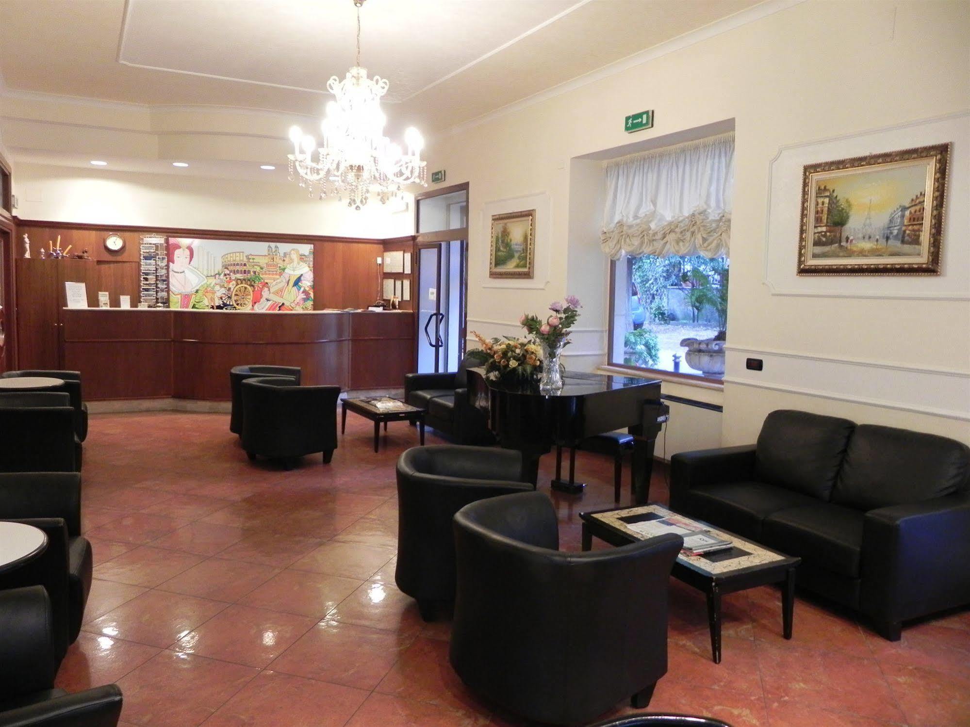 Hotel Villa Robinia Дженцано ди Рома Екстериор снимка